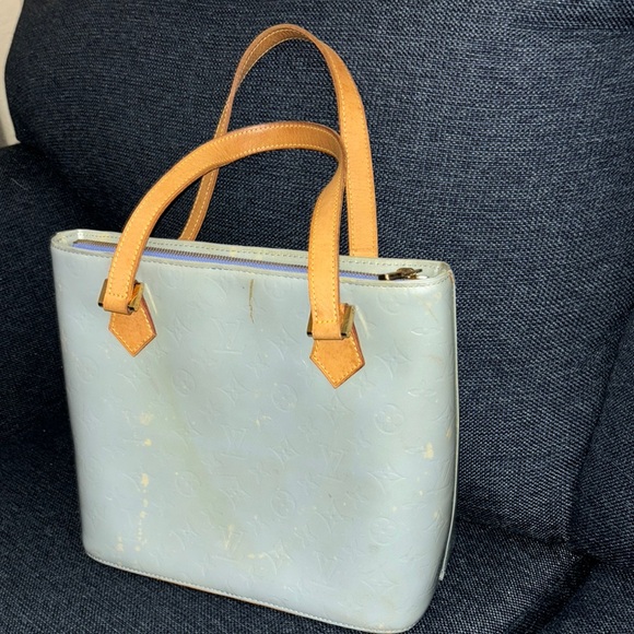 Louis Vuitton Light Sage Green Tote with Textured Leather and Structured Shape - Picture 14 of 17